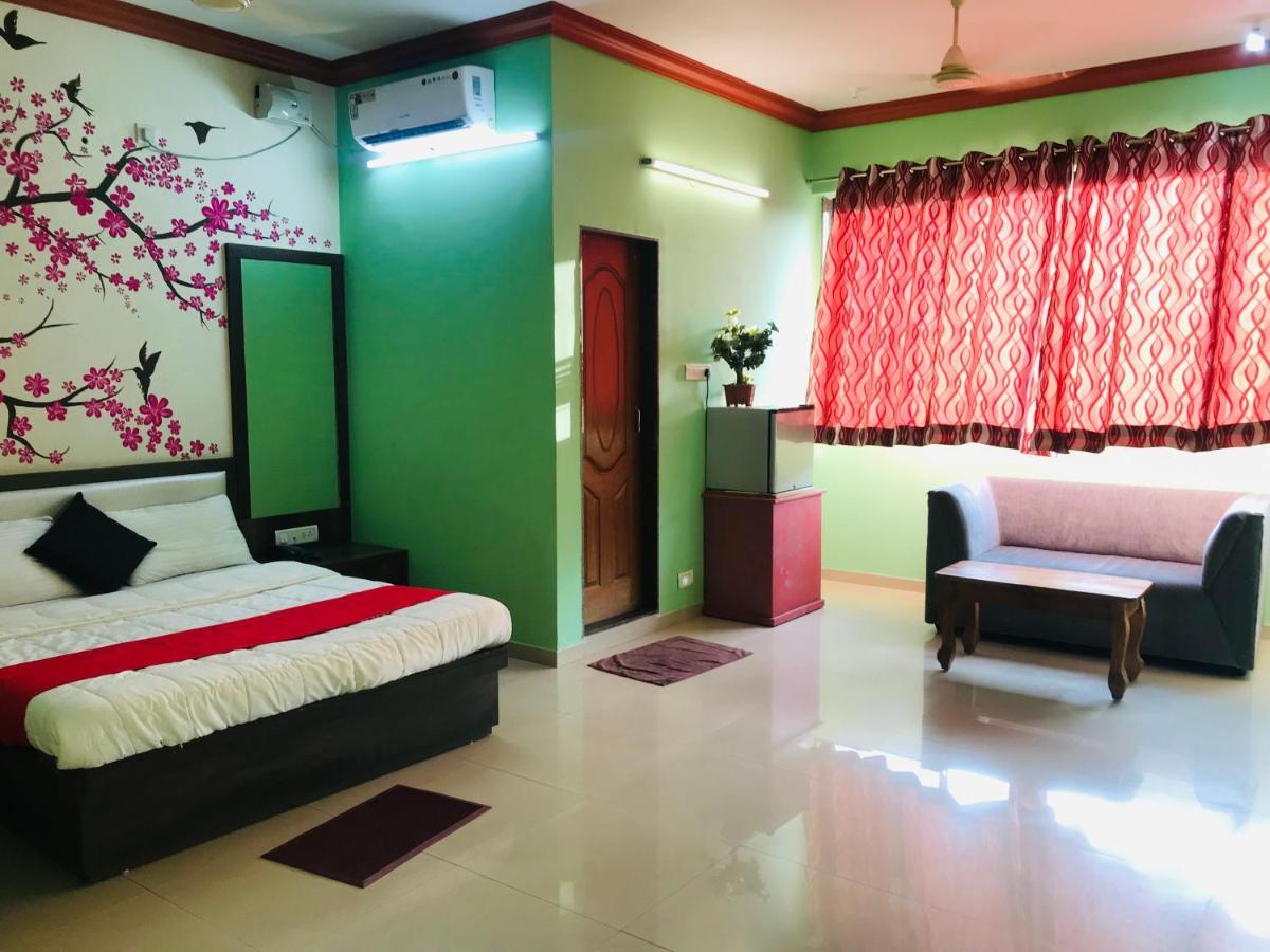 Staymaker Prakash International Gonikoppal Exterior foto